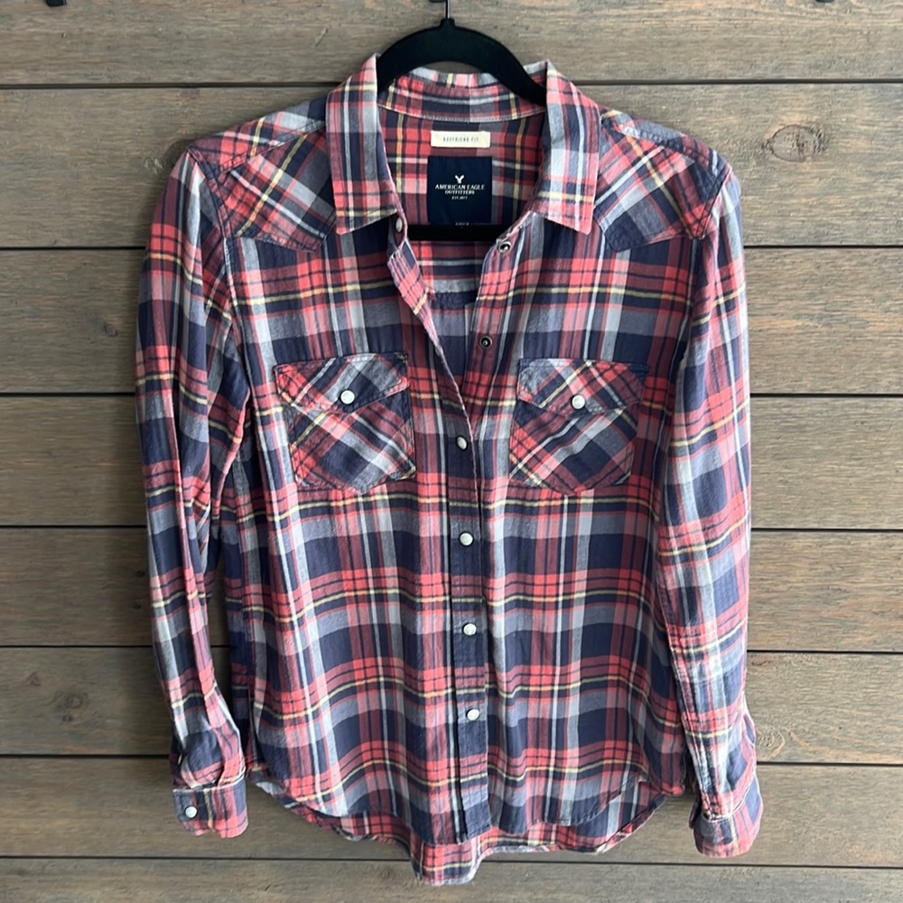 American Eagle Plaid Button Down Shirt
